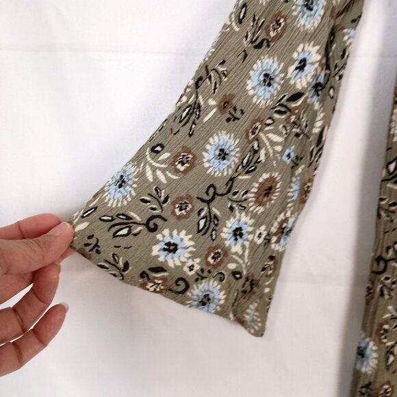 G.I.L.I. Green Floral Smocked Jersey Shift Dress Flared Sleeve S - Picture 6 of 7